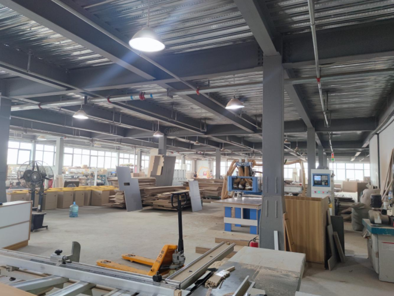 西安典致家具工廠監(jiān)控系統(tǒng)安裝中，感謝信任！